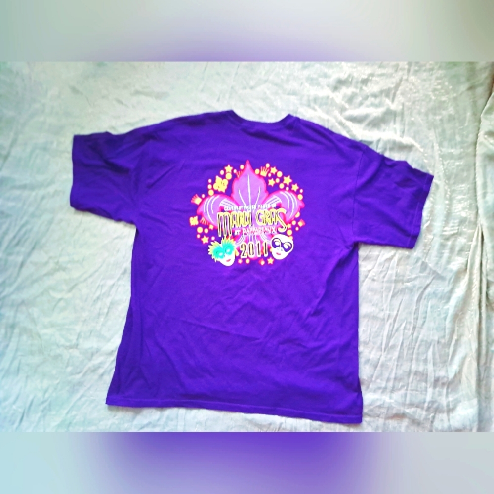 Mardi gras at Pappadeaux 2011 T-shirt - Picture 1 of 4